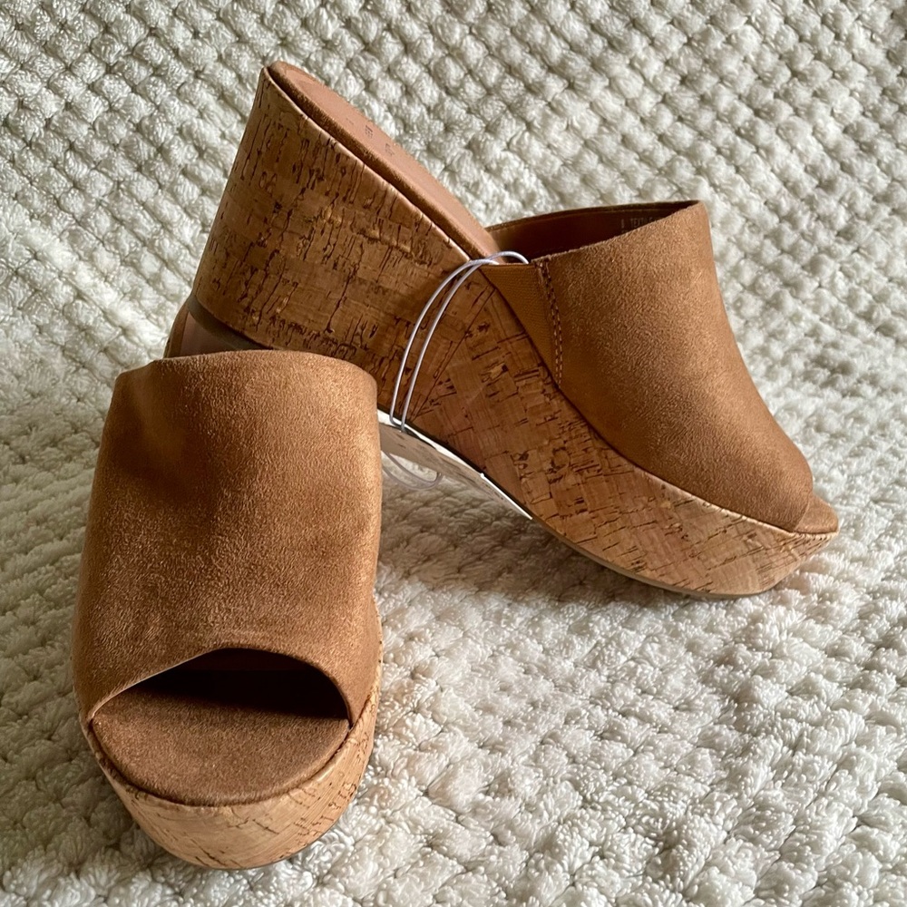 A new day Cognac suede wedge size 8